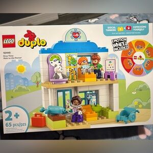 LEGO DUPLO Doctor's Office Set - Blue, Green, White